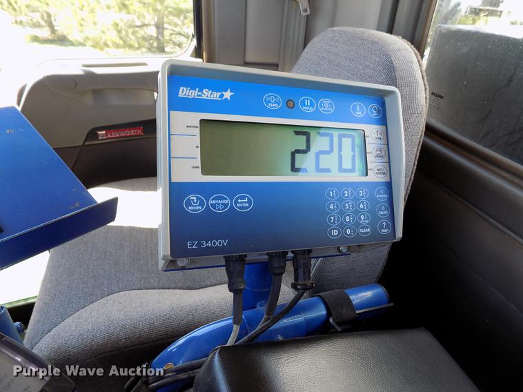 image for item DE1147 2014 Kenworth T440 vertical feed mixer truck