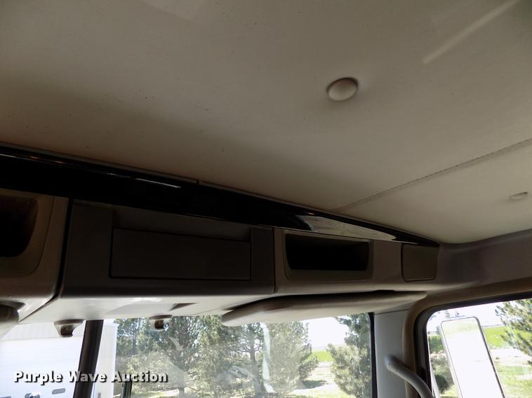 image for item DE1147 2014 Kenworth T440 vertical feed mixer truck