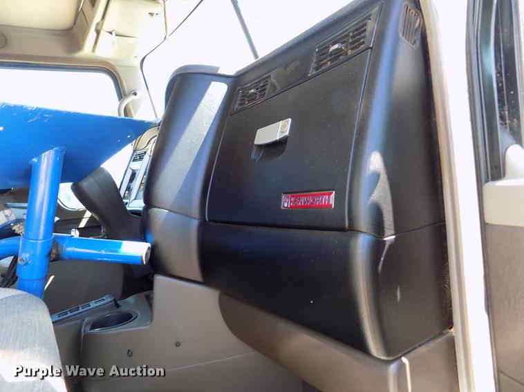 image for item DE1147 2014 Kenworth T440 vertical feed mixer truck