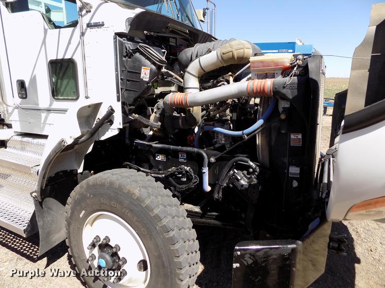 image for item DE1147 2014 Kenworth T440 vertical feed mixer truck