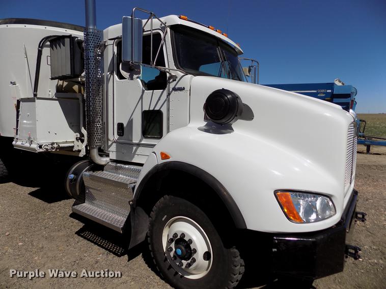image for item DE1147 2014 Kenworth T440 vertical feed mixer truck
