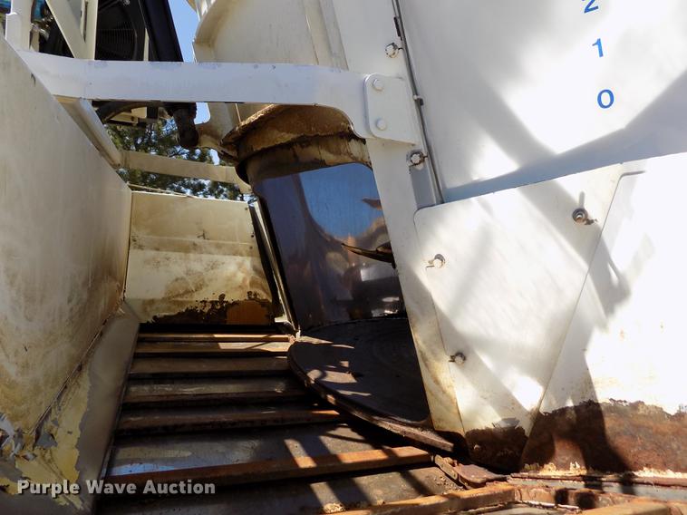 image for item DE1147 2014 Kenworth T440 vertical feed mixer truck