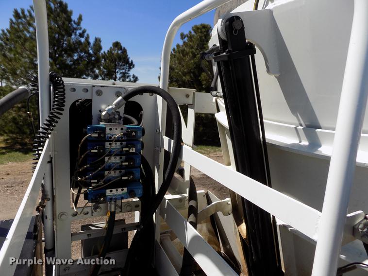 image for item DE1147 2014 Kenworth T440 vertical feed mixer truck