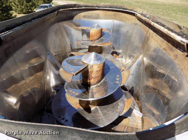 image for item DE1147 2014 Kenworth T440 vertical feed mixer truck