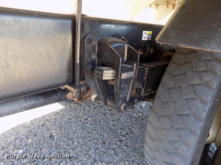 image for item DE1147 2014 Kenworth T440 vertical feed mixer truck