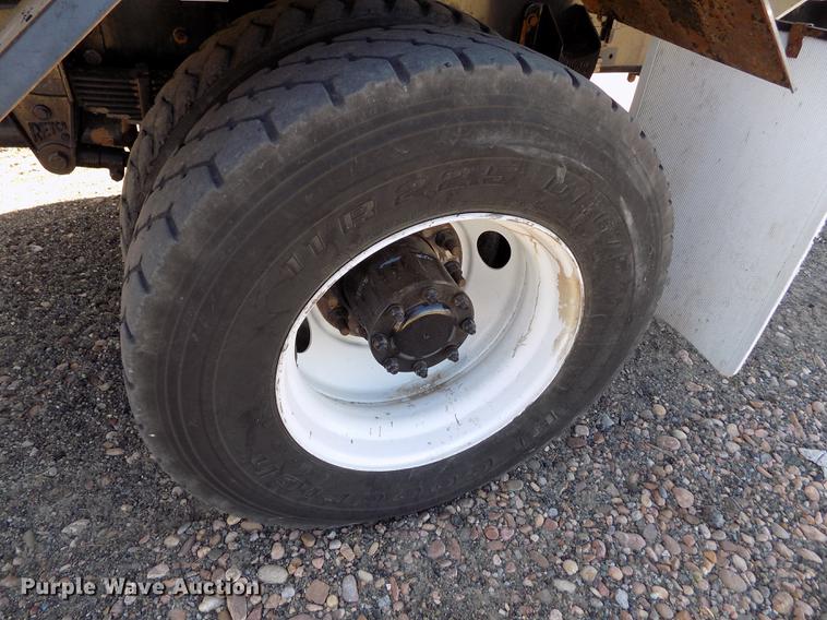 image for item DE1147 2014 Kenworth T440 vertical feed mixer truck