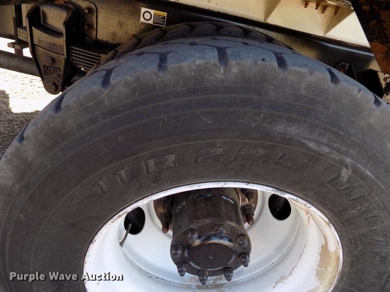 image for item DE1147 2014 Kenworth T440 vertical feed mixer truck