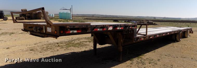 image for item DE1170 2006 Neville drop deck equipment trailer