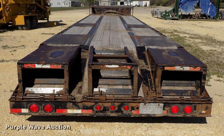 image for item DE1170 2006 Neville drop deck equipment trailer