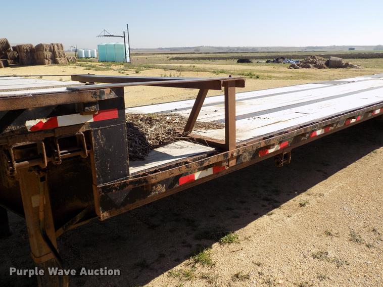 image for item DE1170 2006 Neville drop deck equipment trailer