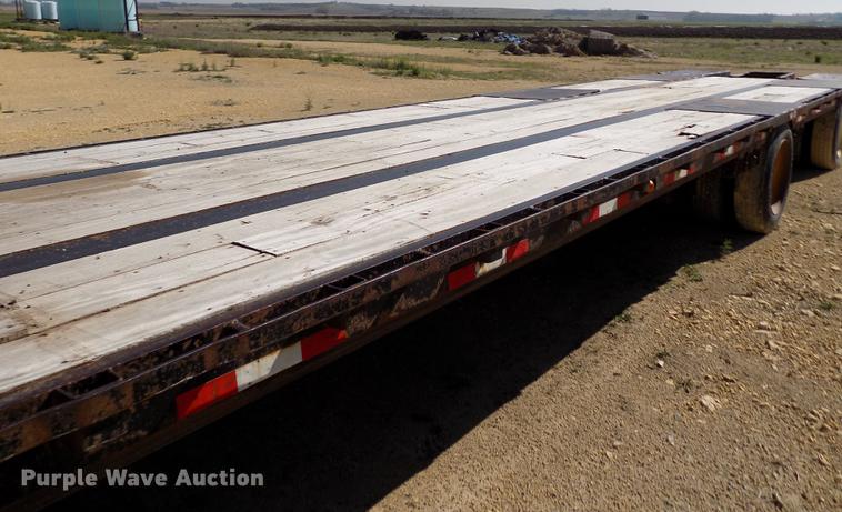 image for item DE1170 2006 Neville drop deck equipment trailer