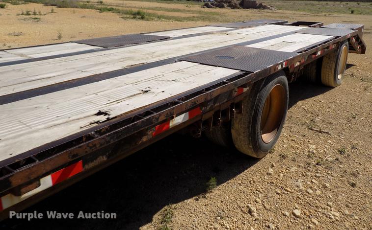 image for item DE1170 2006 Neville drop deck equipment trailer