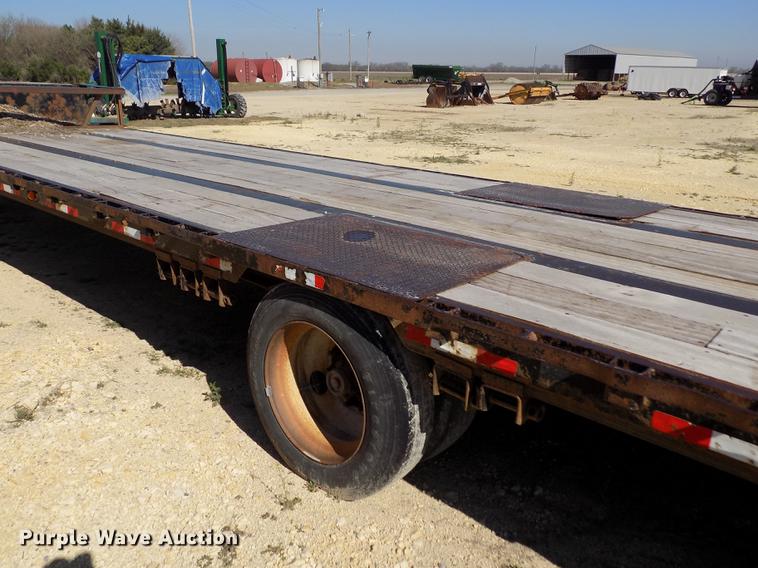 image for item DE1170 2006 Neville drop deck equipment trailer