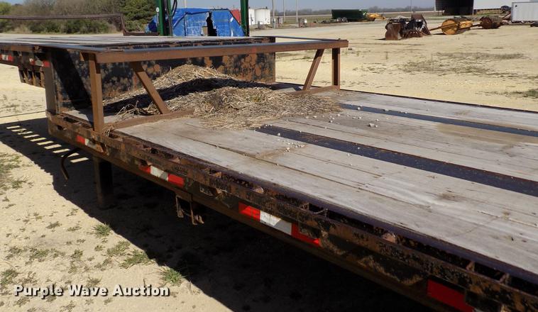 image for item DE1170 2006 Neville drop deck equipment trailer