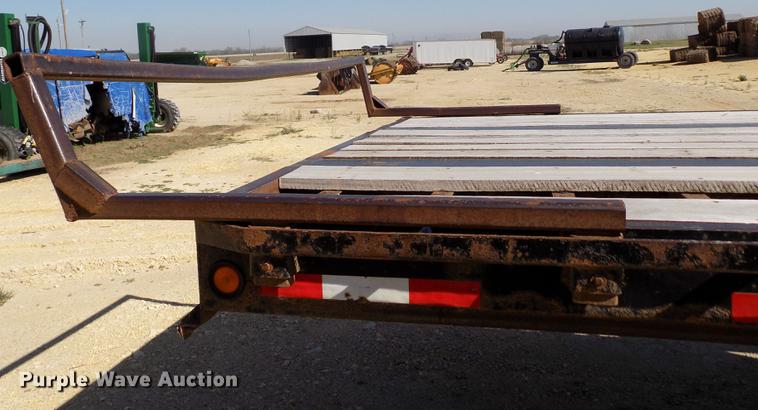 image for item DE1170 2006 Neville drop deck equipment trailer