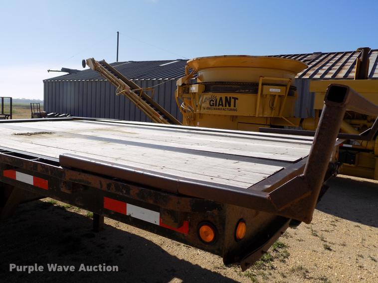 image for item DE1170 2006 Neville drop deck equipment trailer