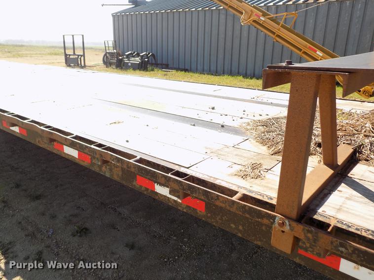 image for item DE1170 2006 Neville drop deck equipment trailer