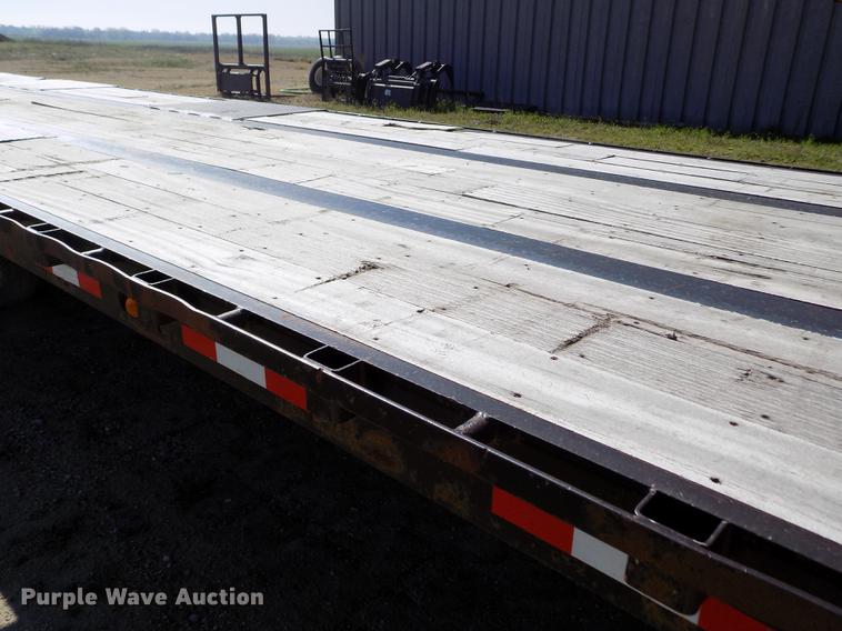 image for item DE1170 2006 Neville drop deck equipment trailer
