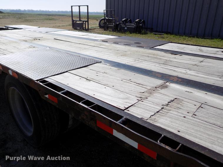 image for item DE1170 2006 Neville drop deck equipment trailer