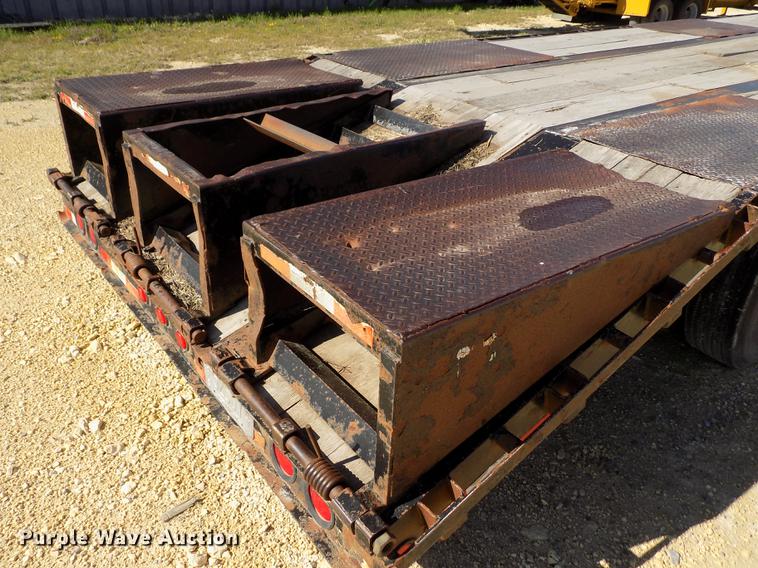 image for item DE1170 2006 Neville drop deck equipment trailer