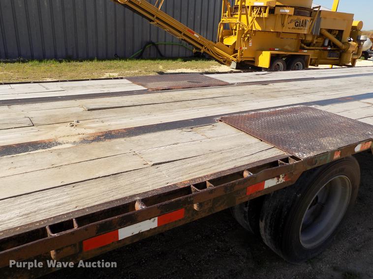 image for item DE1170 2006 Neville drop deck equipment trailer