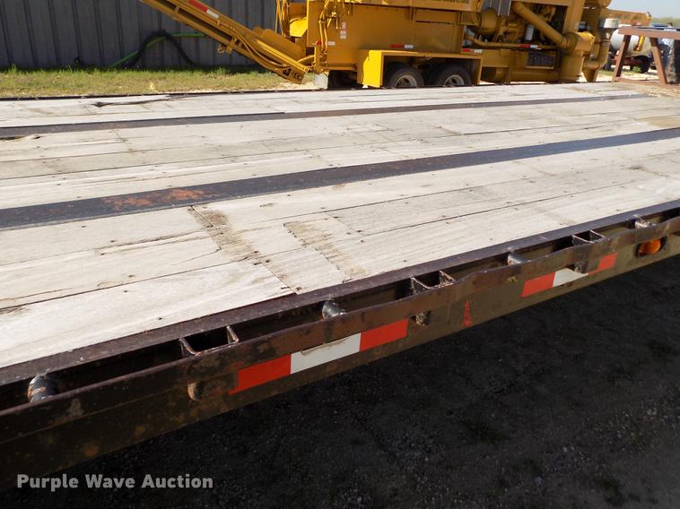 image for item DE1170 2006 Neville drop deck equipment trailer