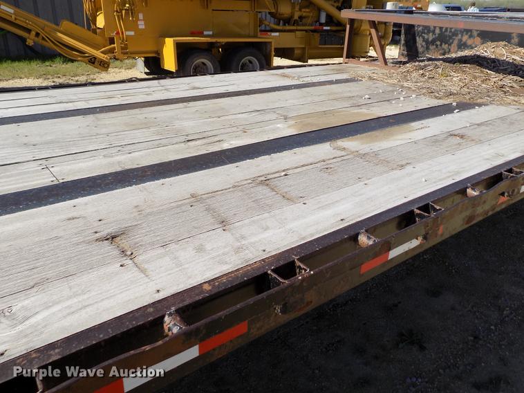 image for item DE1170 2006 Neville drop deck equipment trailer