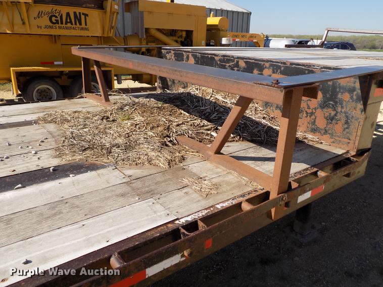 image for item DE1170 2006 Neville drop deck equipment trailer