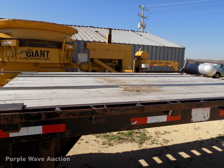 image for item DE1170 2006 Neville drop deck equipment trailer
