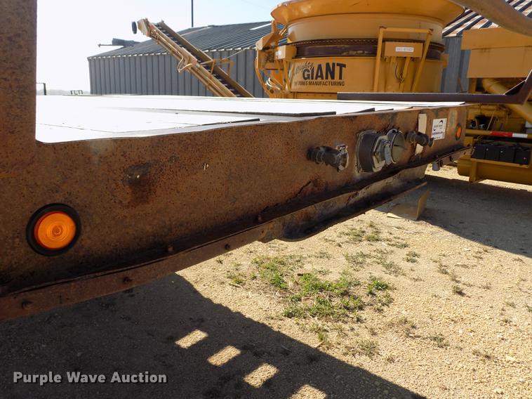 image for item DE1170 2006 Neville drop deck equipment trailer