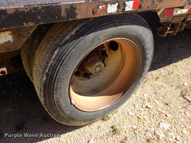 image for item DE1170 2006 Neville drop deck equipment trailer