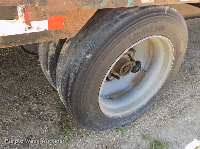 image for item DE1170 2006 Neville drop deck equipment trailer