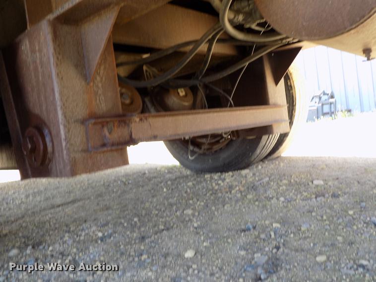 image for item DE1170 2006 Neville drop deck equipment trailer