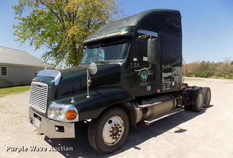 image for item DE1178 1999 Freightliner Century Class semi truck