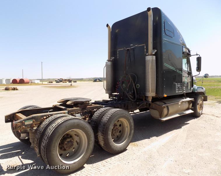 image for item DE1178 1999 Freightliner Century Class semi truck