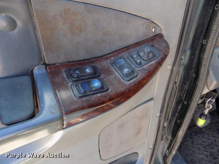 image for item DE1178 1999 Freightliner Century Class semi truck