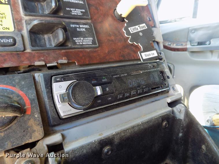 image for item DE1178 1999 Freightliner Century Class semi truck