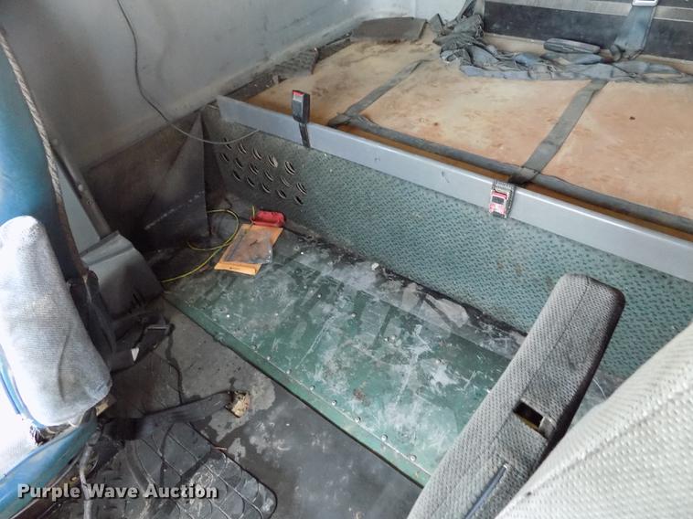 image for item DE1178 1999 Freightliner Century Class semi truck