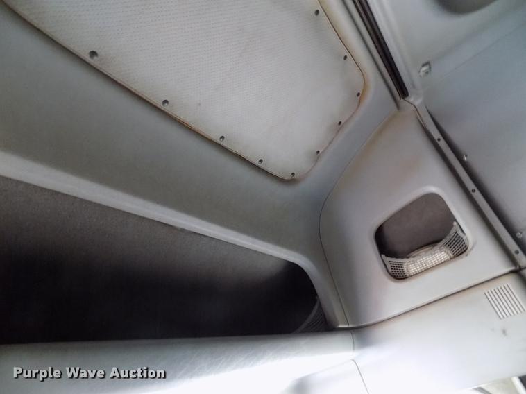 image for item DE1178 1999 Freightliner Century Class semi truck