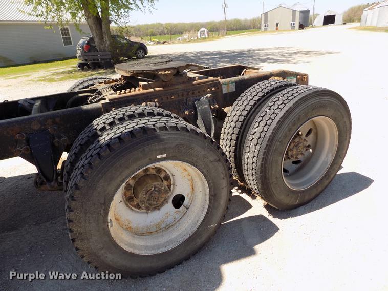 image for item DE1178 1999 Freightliner Century Class semi truck