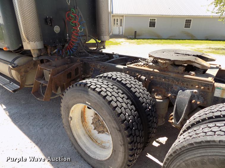 image for item DE1178 1999 Freightliner Century Class semi truck