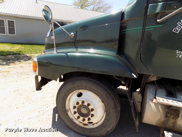 image for item DE1178 1999 Freightliner Century Class semi truck