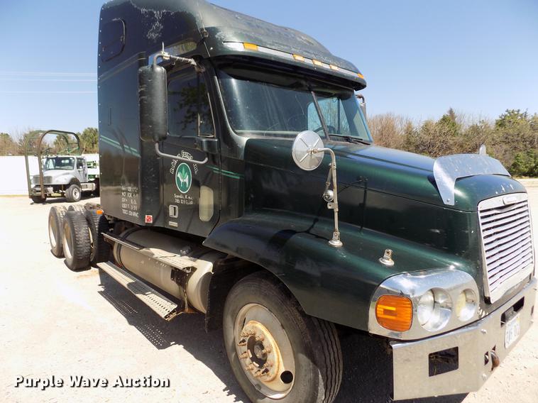 image for item DE1178 1999 Freightliner Century Class semi truck