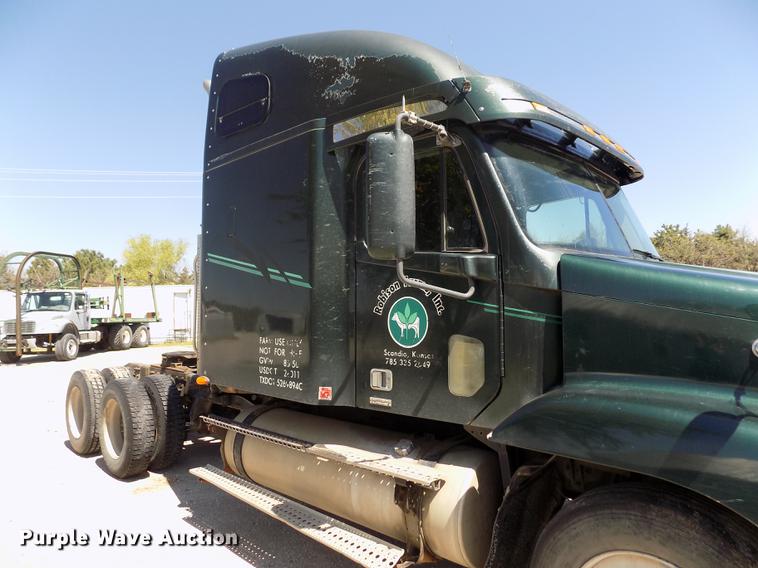 image for item DE1178 1999 Freightliner Century Class semi truck
