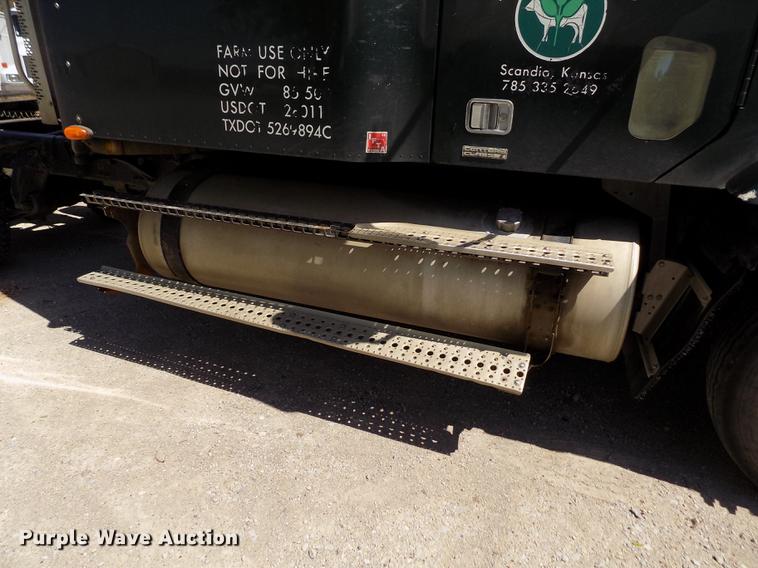 image for item DE1178 1999 Freightliner Century Class semi truck