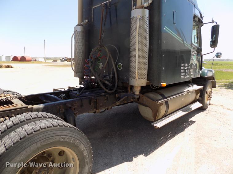 image for item DE1178 1999 Freightliner Century Class semi truck