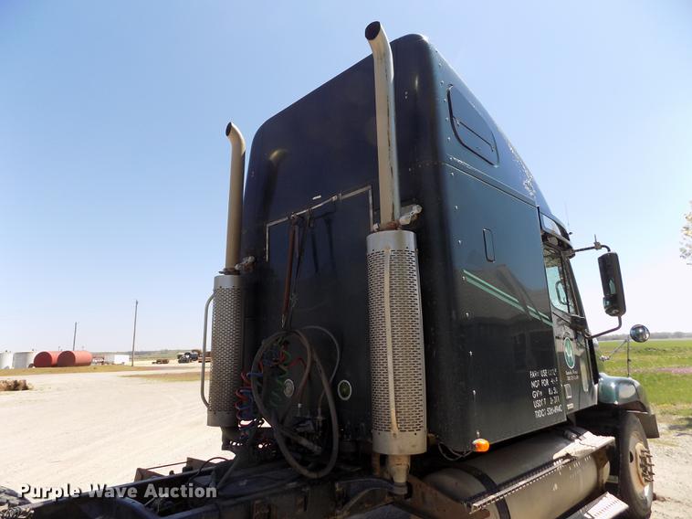 image for item DE1178 1999 Freightliner Century Class semi truck