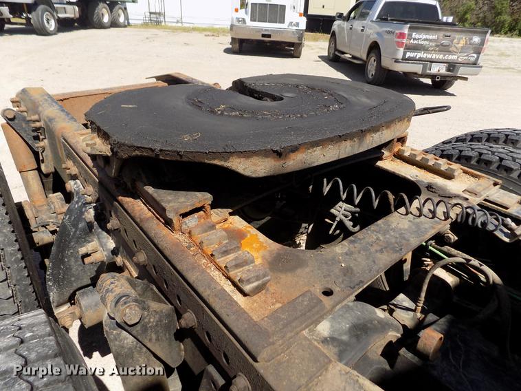 image for item DE1178 1999 Freightliner Century Class semi truck