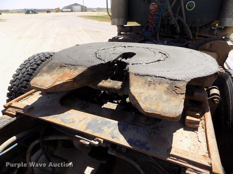 image for item DE1178 1999 Freightliner Century Class semi truck