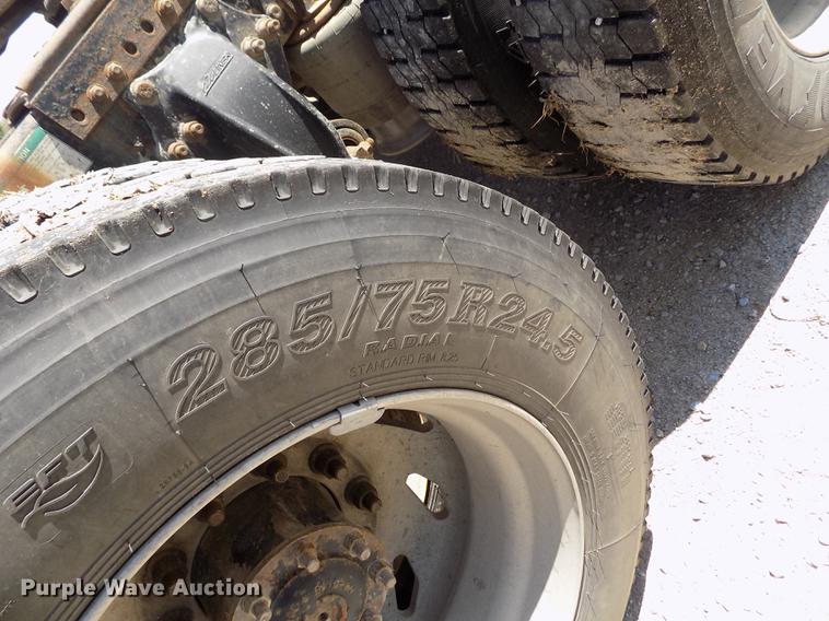 image for item DE1178 1999 Freightliner Century Class semi truck